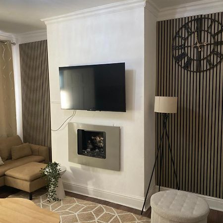 Modern Townhouse-Free Parking-Games Room-Fast W-Ifi Manchester Exteriör bild